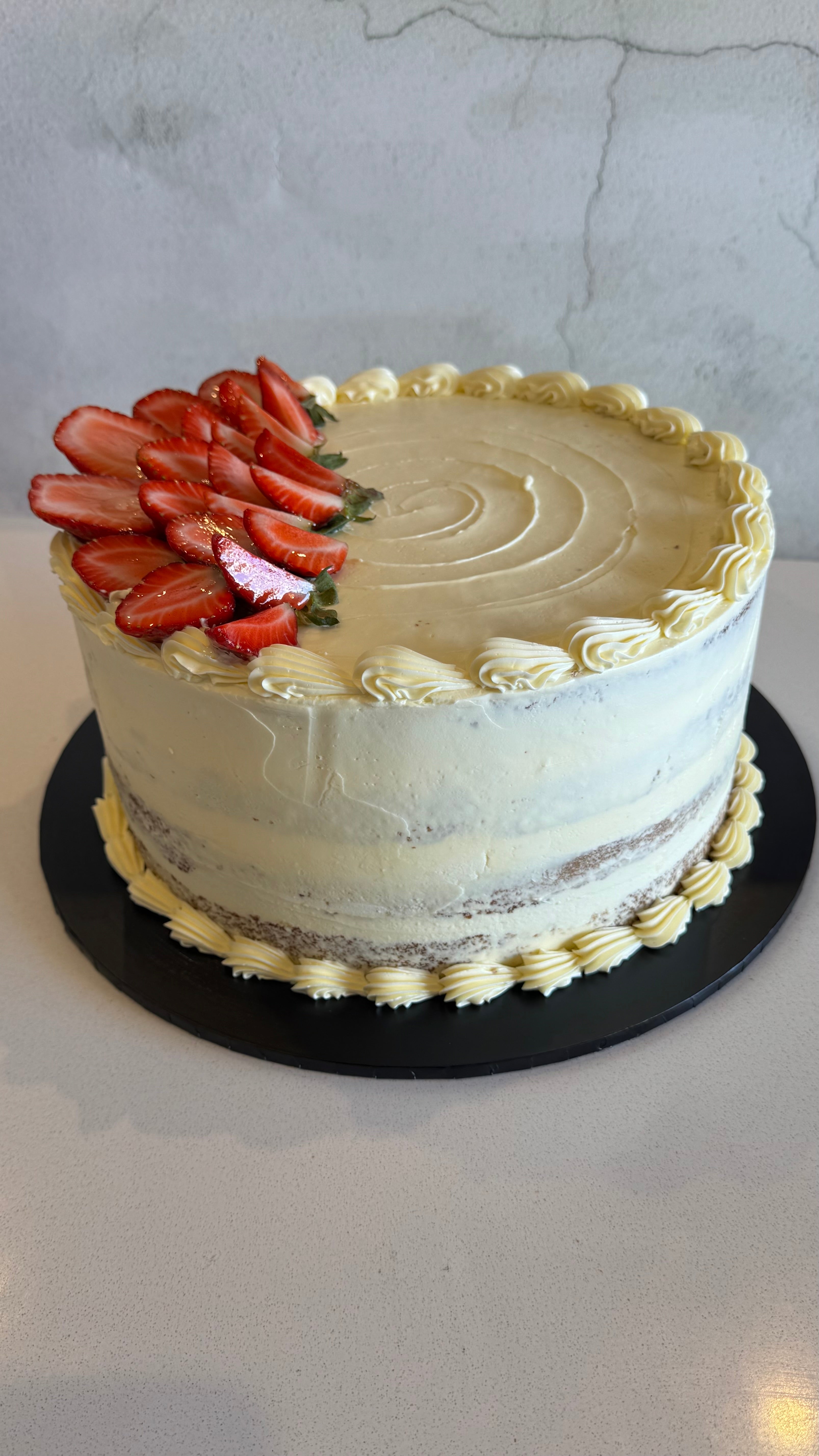 Vanda Strawberry Cake