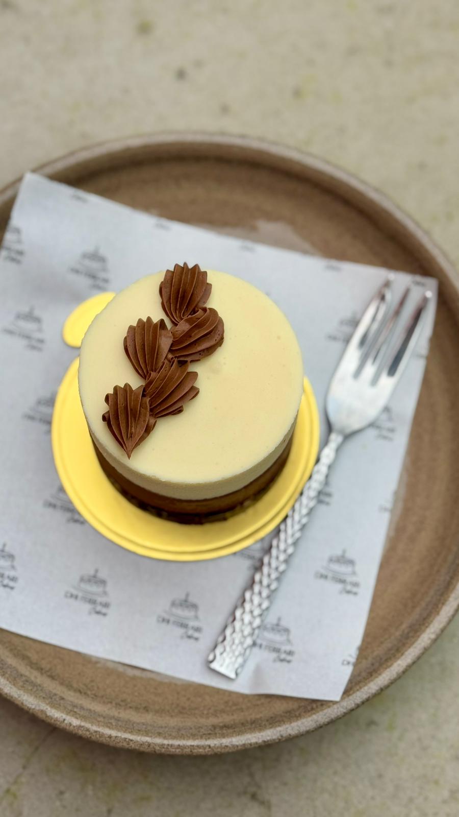 Black & White Chocolate Mousse - Mini