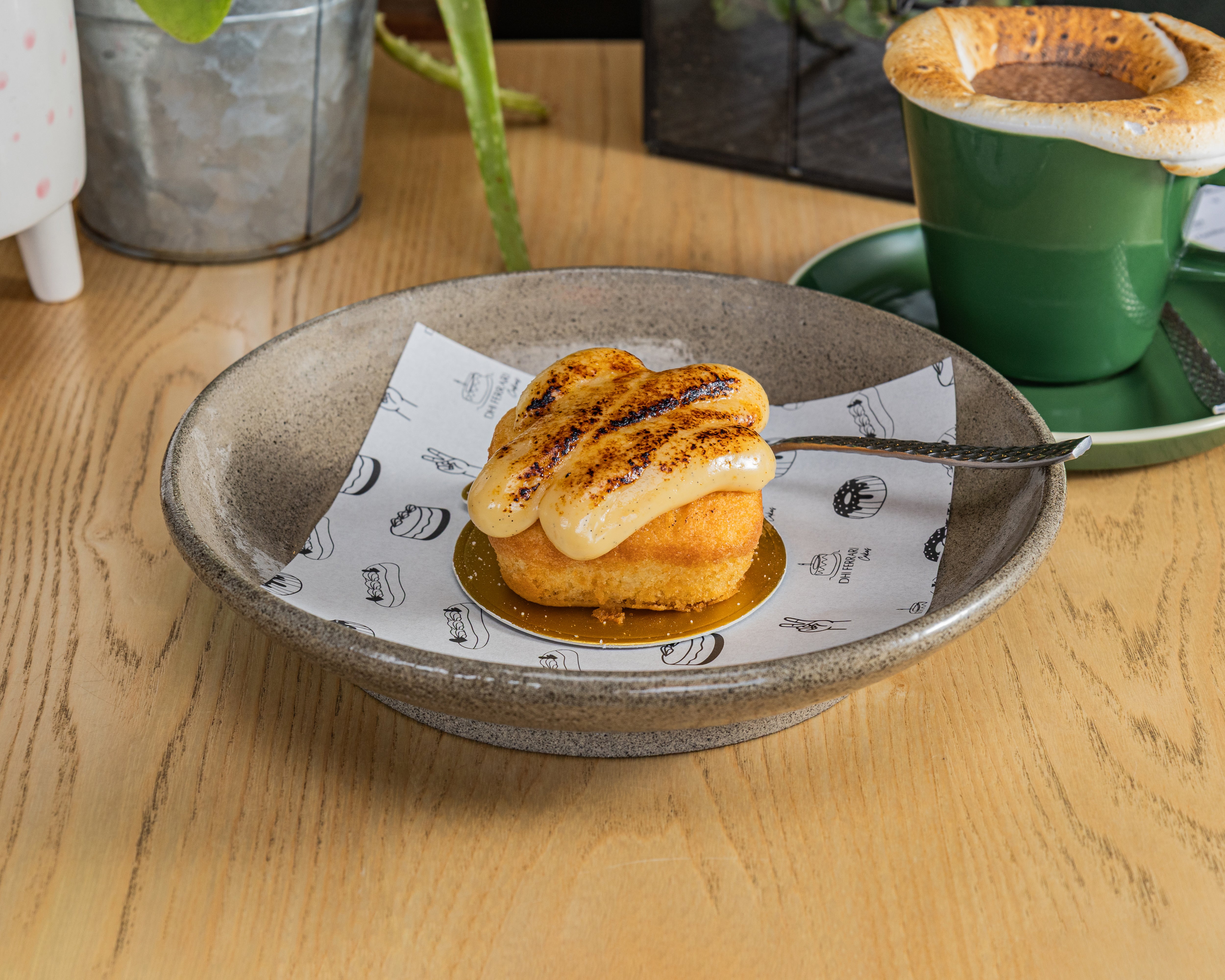 Crème Brûlée Mini Cake