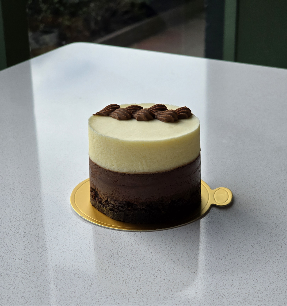 Black & White Chocolate Mousse - Mini