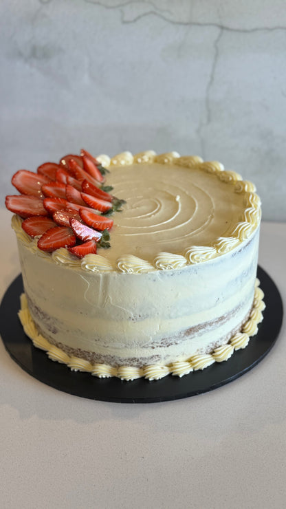 Vanda Strawberry Cake