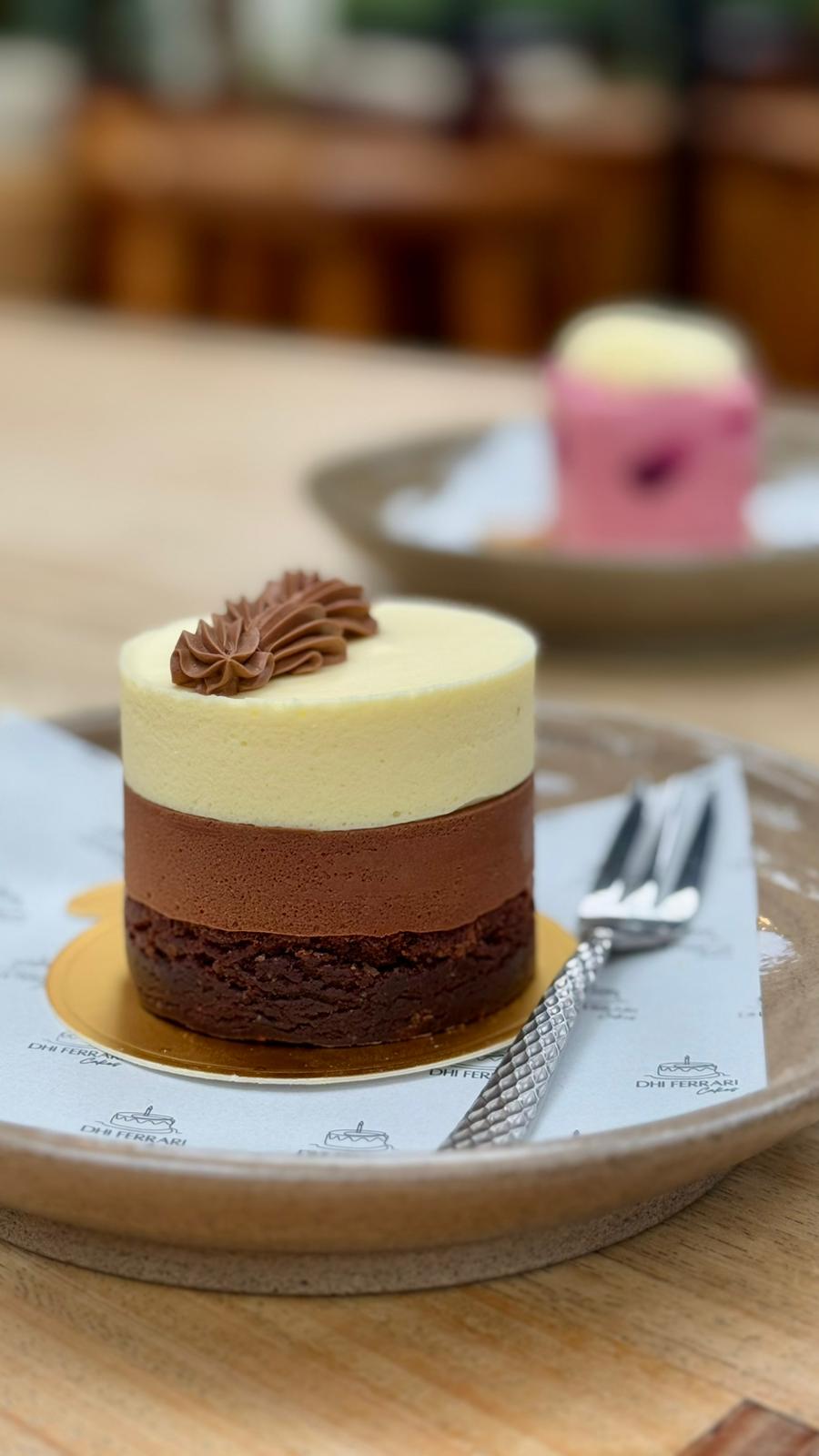 Black & White Chocolate Mousse - Mini