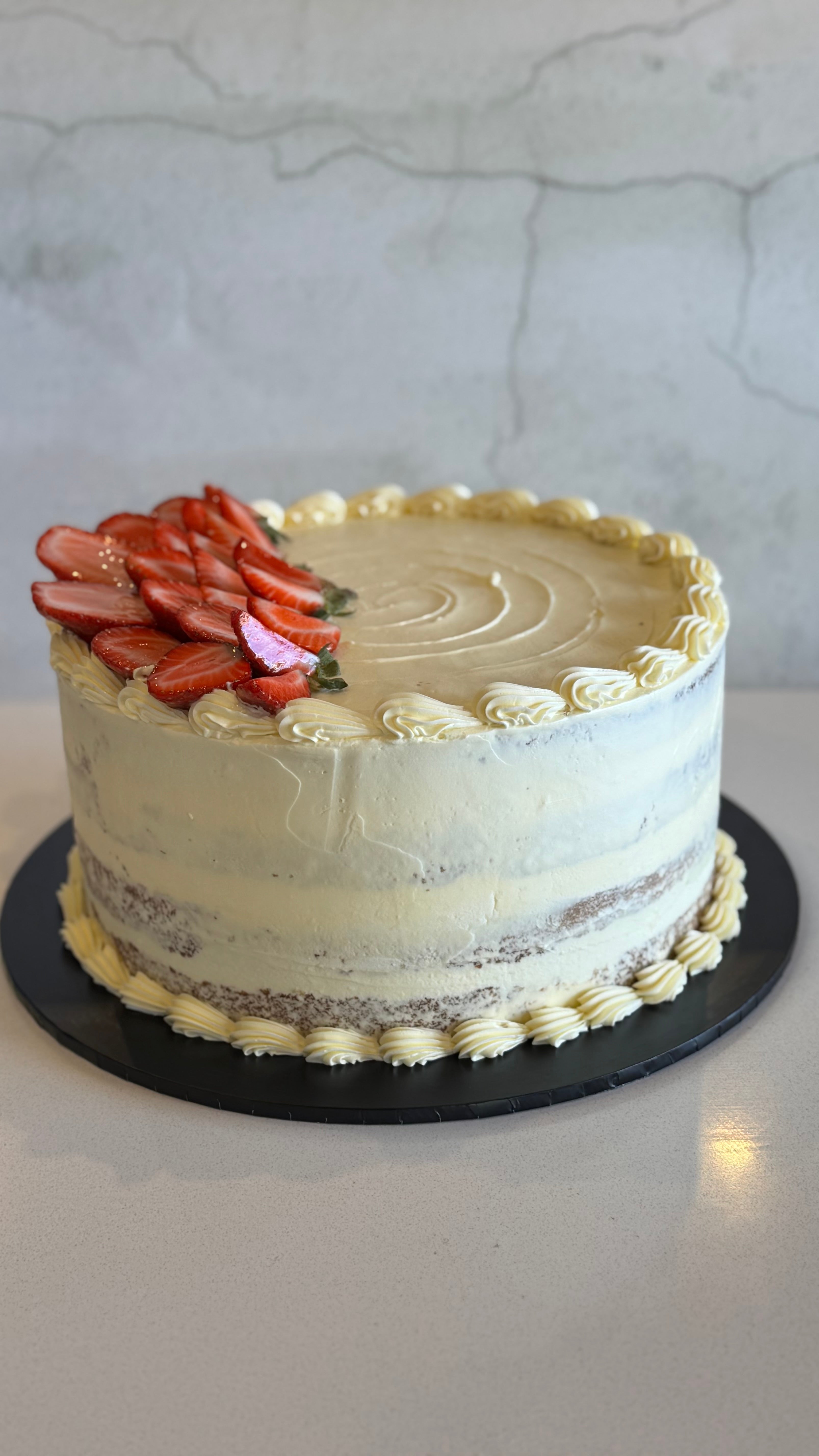 Vanda Strawberry Cake