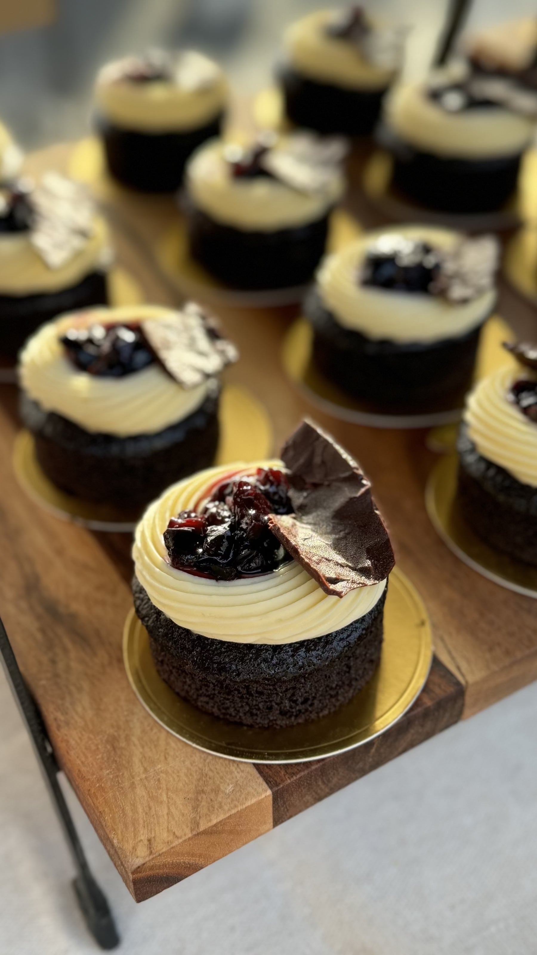 Black Forest Mini Cake – Dhi Ferrari Cakes